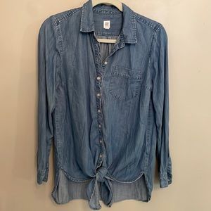 Gap maternity chambray shirt